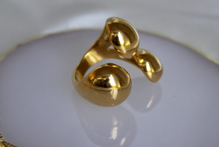 anillo acero inoxidable sin niquel sin plomo hipoalergenico y waterproof baño oro 18k